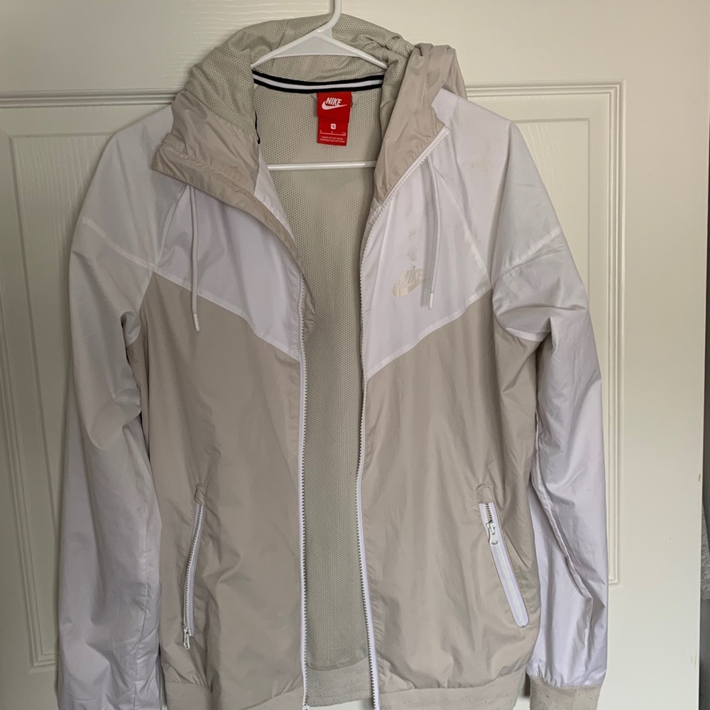 Nike Windbreaker Windrunner Jacket White Beige